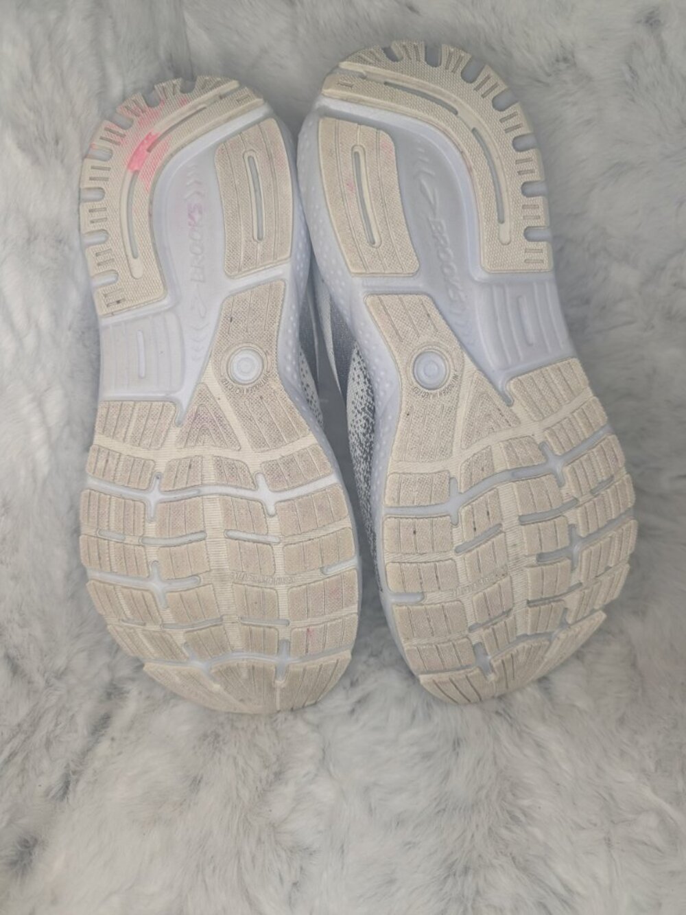 Brooks Ghost 16 Women's Size 8 White Gray Running Shoes EUC - Picture 14 of 16